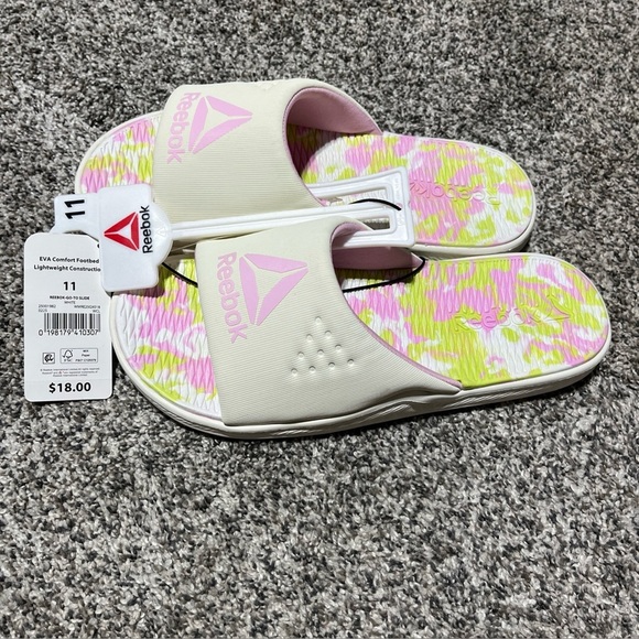 Reebok Women's  Casual Lightweight Slide Go To Slide White Green Pink 11 NWT - Picture 1 of 5